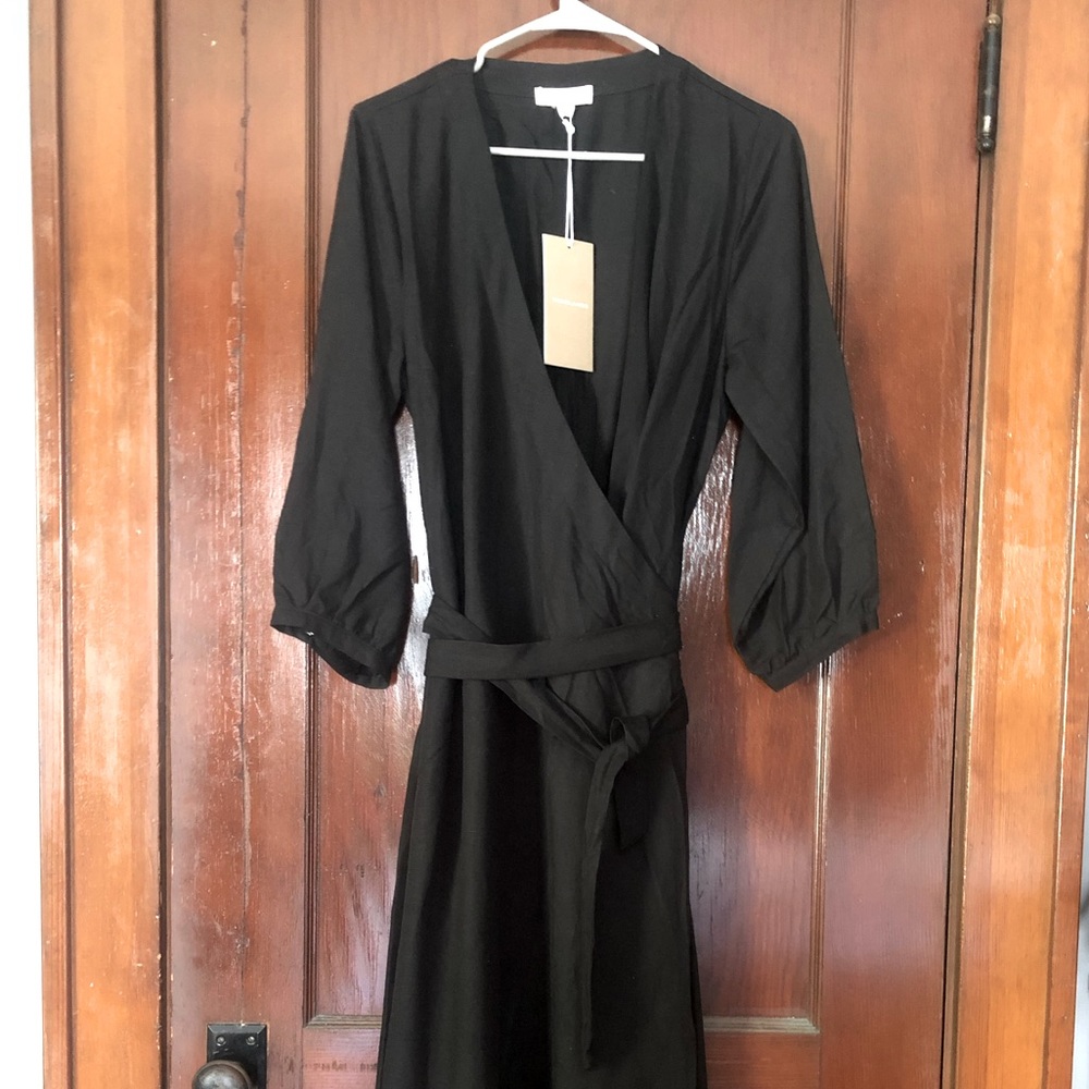 Tradlands Lily Midi Wrap Dress Black size small